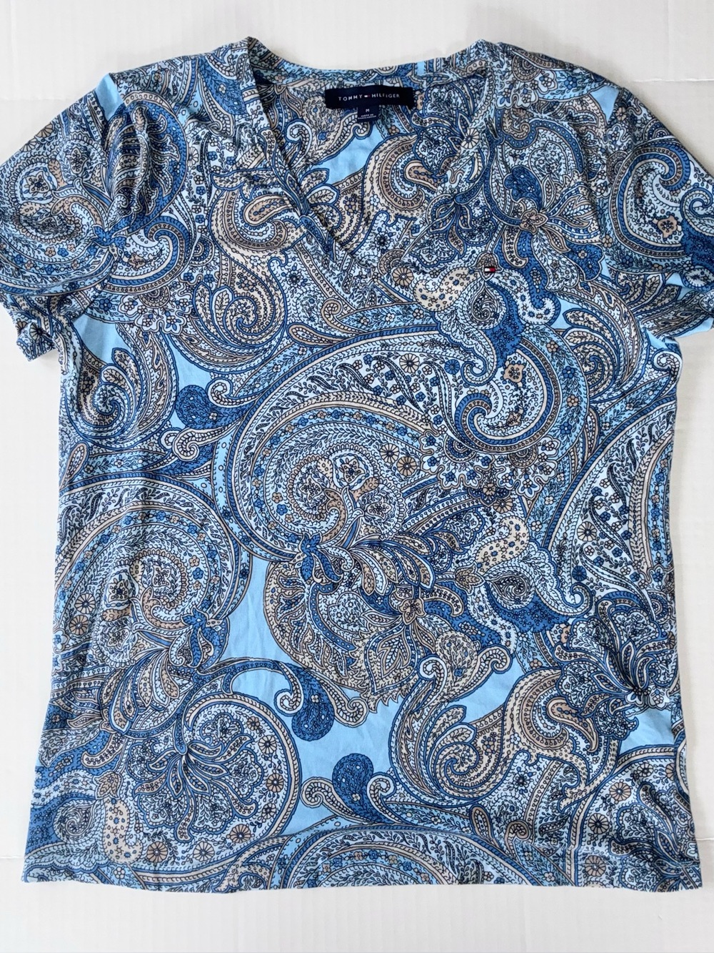 Tommy Hilfiger Women’s V-Neck Short Sleeve Blue Paisley Blouse Size Medium